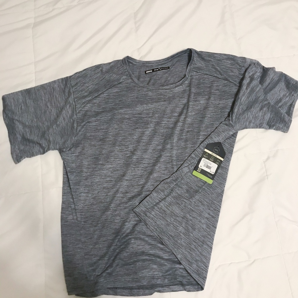 SALE 🎉 NWT REI Semi-Fitted T-Shirt